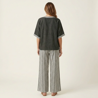 Juliana | Haut à col en V style varsity et ensemble pantalon large rayé