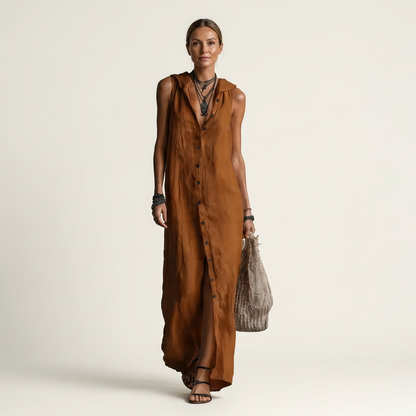 Mirabell | Robe maxi sans manches à capuche et boutons sur le devant