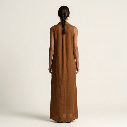 Mirabell | Robe maxi sans manches à capuche et boutons sur le devant