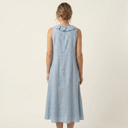Vicky | Robe maxi sans manches à col en V et à volants sur le devant